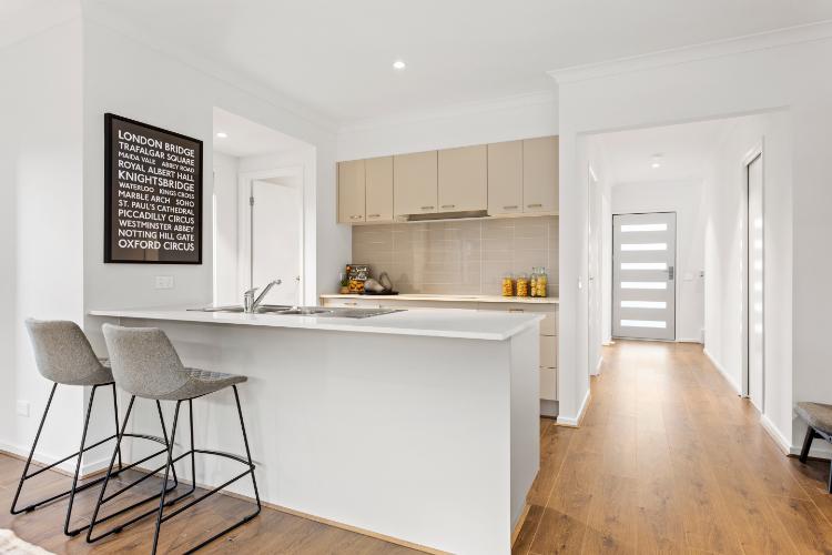 76 Macedon Pde Wollert 03 KITCHEN HALLWAY