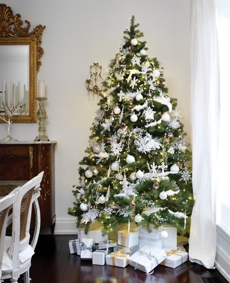 Glimmering Gold Christmas tree